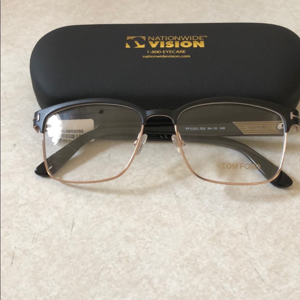 Men’s eye glasses